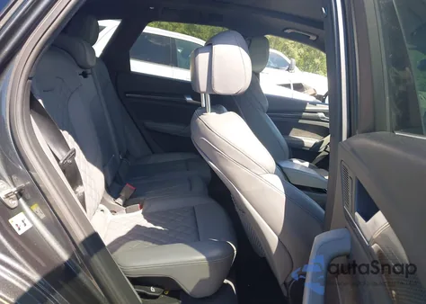 2018 Audi Sq5 3.0T Premium Plus z USA, uszkodzony, nr VIN WA1A4AFY0J2099785